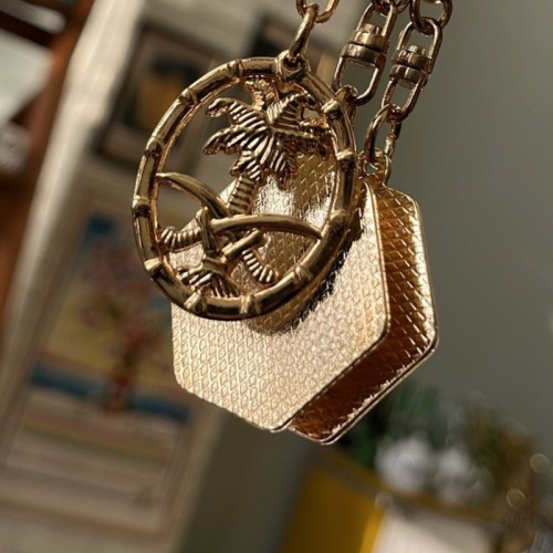 ميدالية فنتج شعار الدلة & سيفين ونخلة