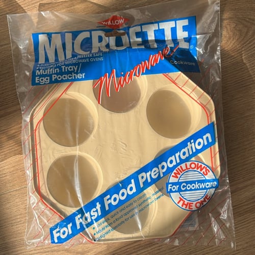 صينية سلق البيض في المايكرويف