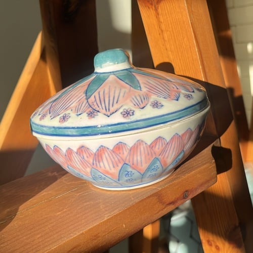 مطبقية - تمرية خزف اصدار عتيق ونادر