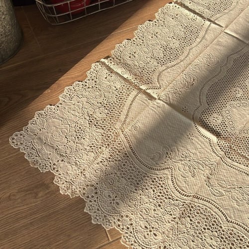 مفرش طاولة ، فنتج