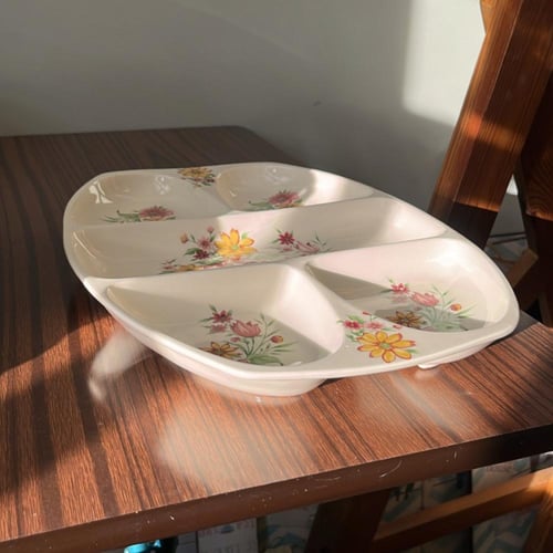 صحن مقسّم فنتج ونادر صناعة يابانية