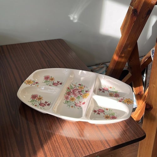 صحن مقسّم فنتج ونادر صناعة يابانية