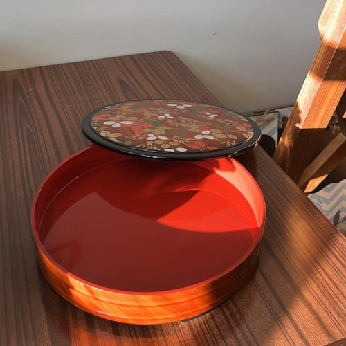 طبق تقديم خشبي ‎عتيق مطلي بالورنيش الأحمر والأسود...