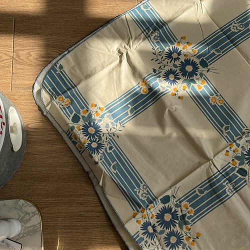 مفرش طاولة صناعة امريكية اصدار عتيق