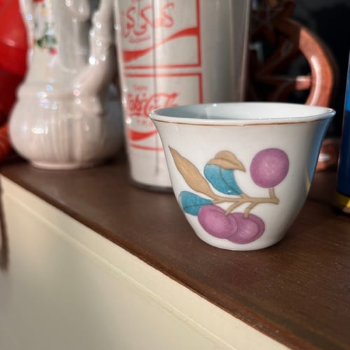 درزن فناجيل عتيقة | ختم صيني احمر