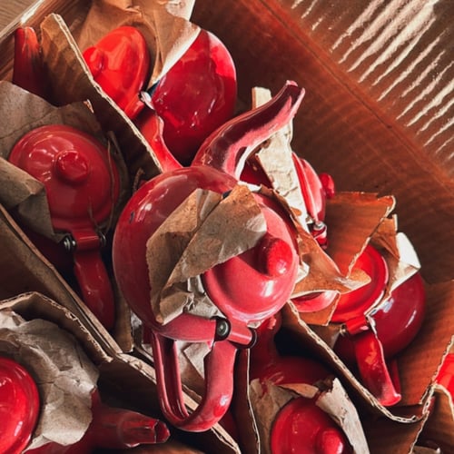 metal teapots ابريق غضار اصدار قديم - حجم صغير