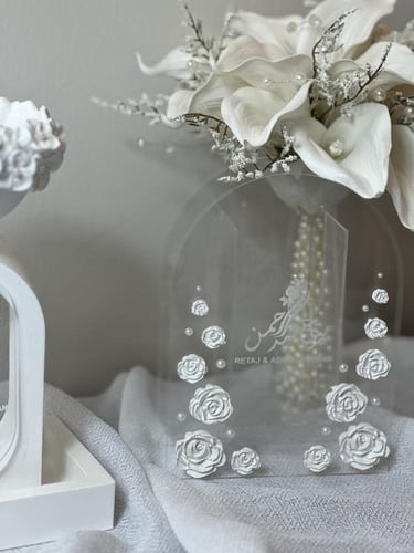 (استاند وحامل باقة الورد )لولو +ورد