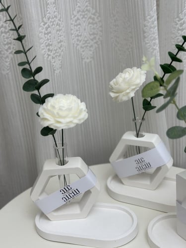 توزيعات العيد فازة +شمعة عطريه ورد جوري