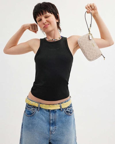 حقيبة نوليتا 19 في قماش التوقيع