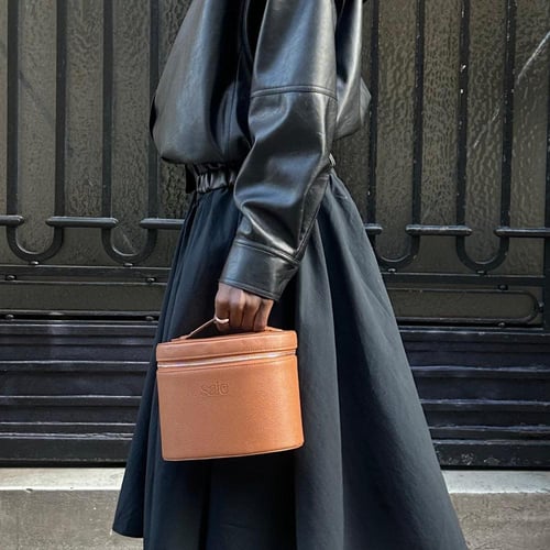 حقيبة زينه / براند saie