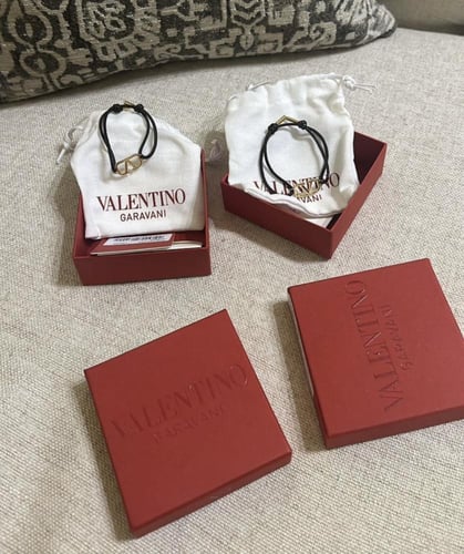 فالنتينو جارافاني سوار جلدي مميز من VLogo