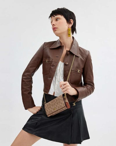 محفظة أساسية طويلة السلسلة / ماركة كوتش