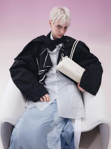 حقيبة كتف مستطيلة ومزينة بفيونكة/ براند تشارلز اند...