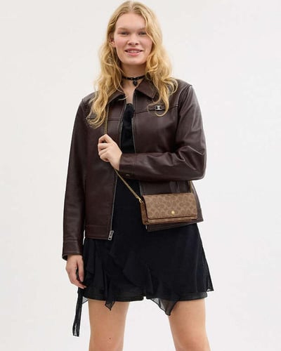 محفظة أساسية طويلة السلسلة / ماركة كوتش