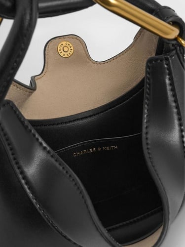 حقيبة ميني كورا بسلسلة متصلة على شكل قمر - أسود