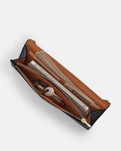 محفظة كلير بسلسلة / براند كوتش