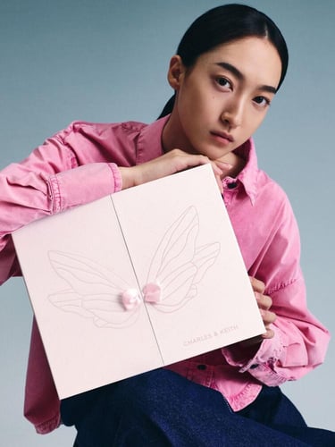 حقيبة كريسيدا المبطنة بمقبض علوي مع دلايات - وردي...