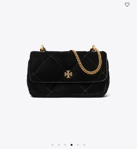 حقيبة كيرا ميني بتصميم مبطّن بنقشة ماسية من المخمل...