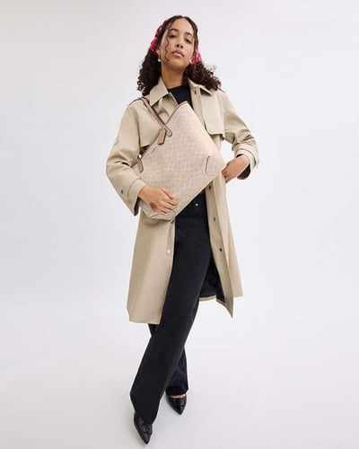 حقيبة توت سيتي من قماش سيجنيتشر