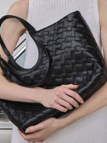 حقيبة إيفيت المنسوجة - لون أسود