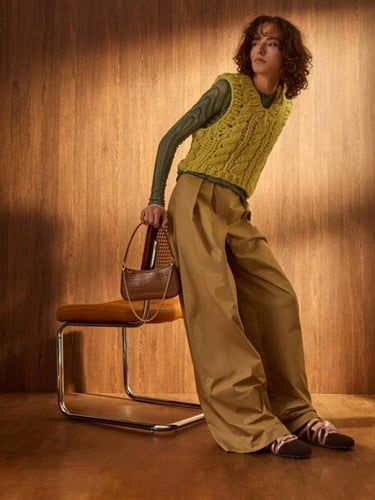 حقيبة كتف إلسبيث بسلسلة / C&K