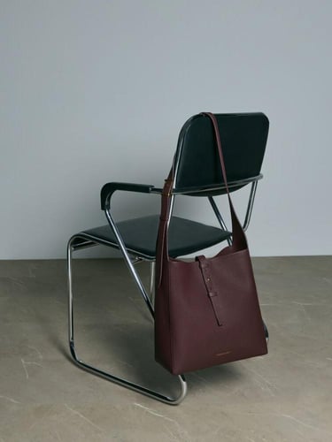 حقيبة هوبو بيريل / براند تشارلز اند كيث