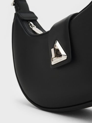 حقيبة كتف من تشارلز اند كيث