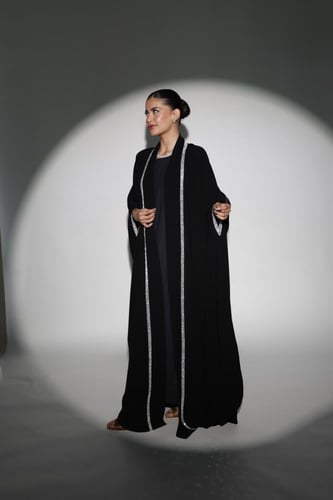 عباية كريب اسود قصه فراشه بتطريز يدوي من الامام و...