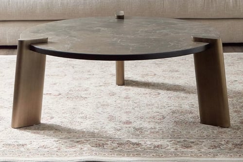 قطعة أثاث وبلوكة.