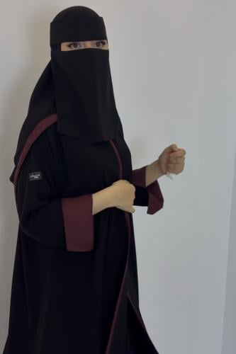 Simple abaya with zipper