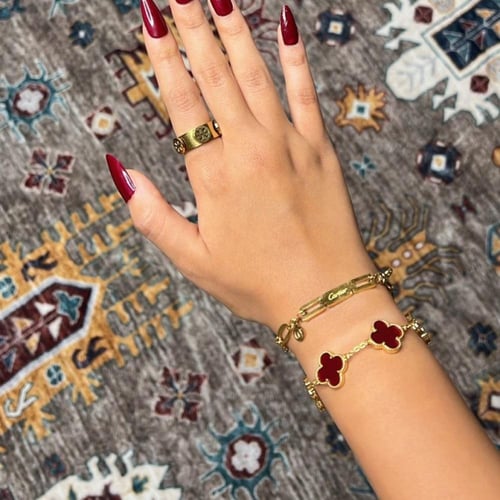 أساور فان كليف خمس وردات