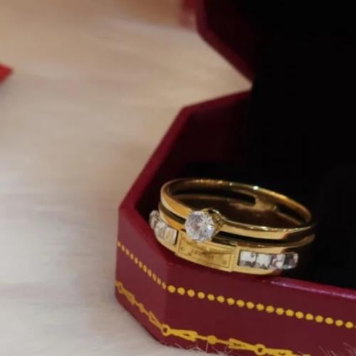 دبله كارتييه بفصوص (ذهبي)