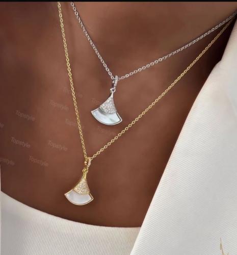 سلسله بولغاري ذهبي بتصميم فريد