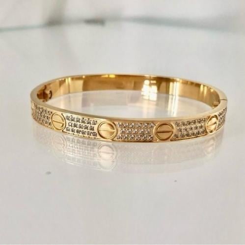 سوار من مجموعة LOVE موديل كلاسيكي