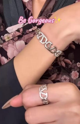 أسوارة فالنتينو بتصميم فاخر مع خاتم