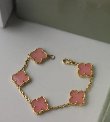 أساور فان كليف خمس وردات