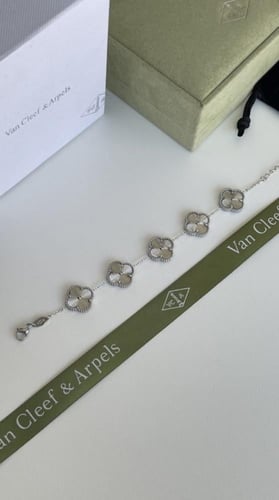 اسوارة فان كليف ميني ذهبي او فضي