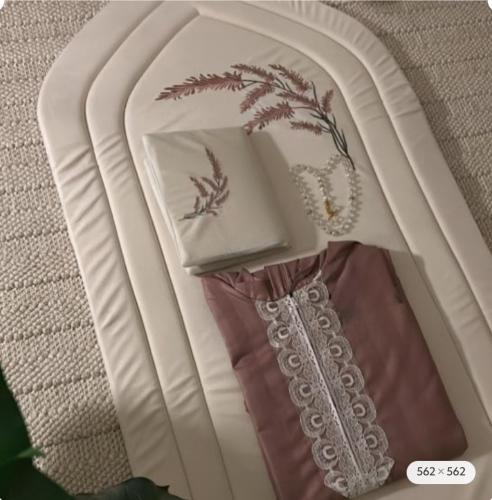 طقم صلاة شرشف كلفة سحاب متوفر بعدة اللوان