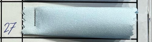 فستان سهرة بفتحة ظهر مزين بفيونكات