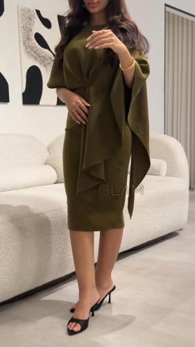 فستان ميدي بأكمام غير متماثلة