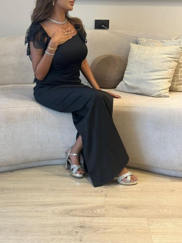 فستان ماكسي بزينة دانتيل