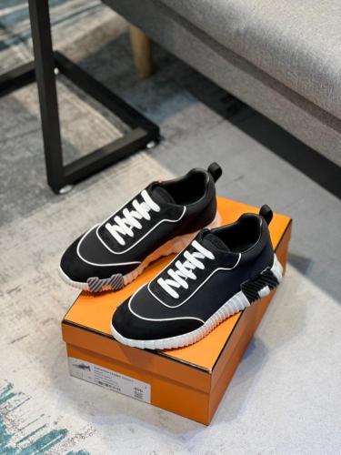 شوز هرمز رياضي جلد نابا أسود نعل جرافيك