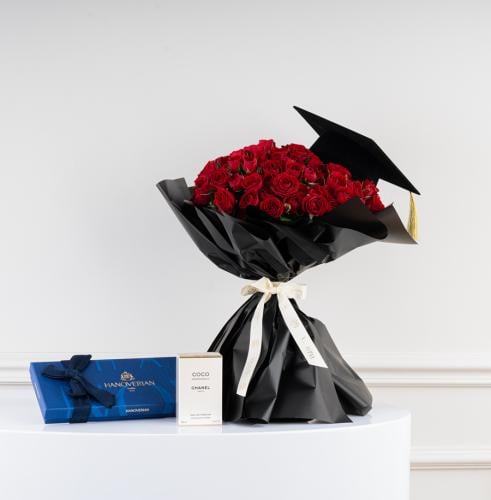 باقة البيبي روز الاحمر مع عطر كوكو وشوكولا