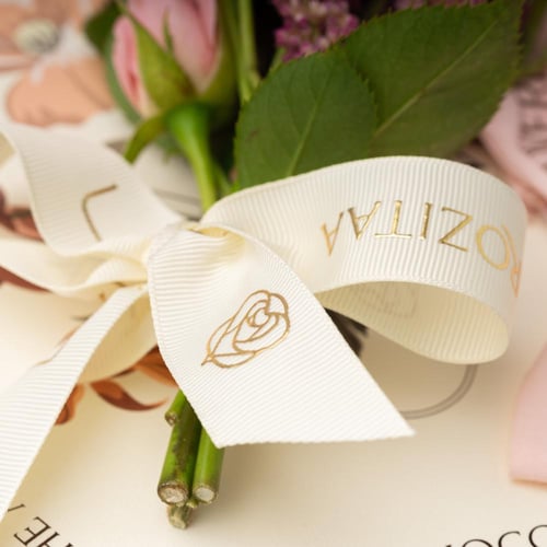 بيكان الكرامل المملح من هانوفيرين مع ازهار وردية