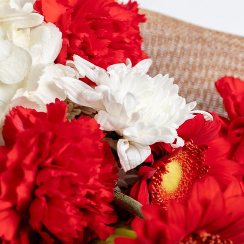 باقة شغف مع هينت ستيك