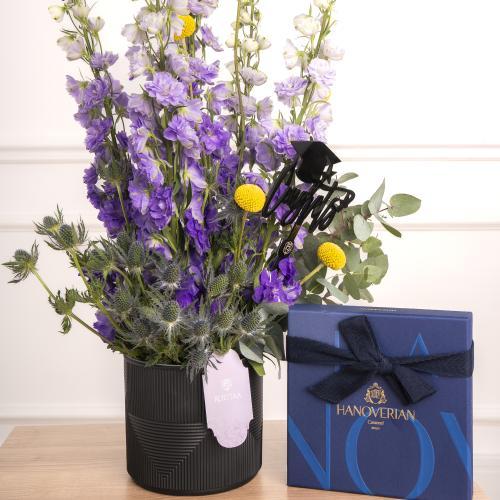 فازة تخرج دلفنيوم مع هنوفيرين مكعبات كراميل