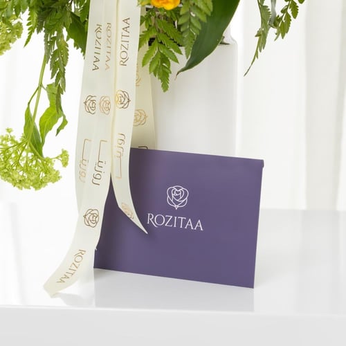 فازة لمسة فراشة ذهبية