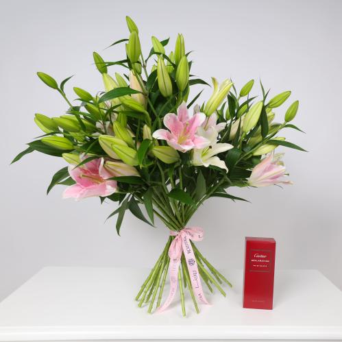 باقة ليلي مع عطر كارتير ديكلاريشن