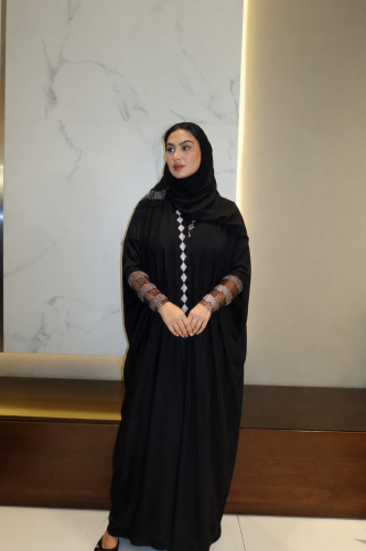 Quarter Bisht Abaya, Pure Silk in Black & Silver Sleeves