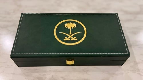 شنطة اهداء جلد ايطالي